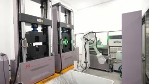 Sistema automatizado robótico de ensayos de tracción de varillas de refuerzo