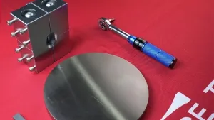 Ensayo de compresión de carga combinada (CLC) según ASTM D6641