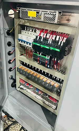 Máquina de ensayos universal servohidráulica, doble espacio, agarre de cuña